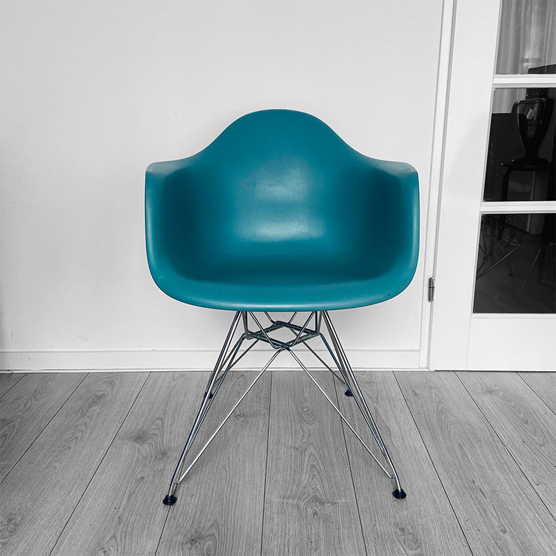 Sea blue vintage Vitra, Charles and Ray Eames, DAR Plastic Armchair, USA / Germany, 2009