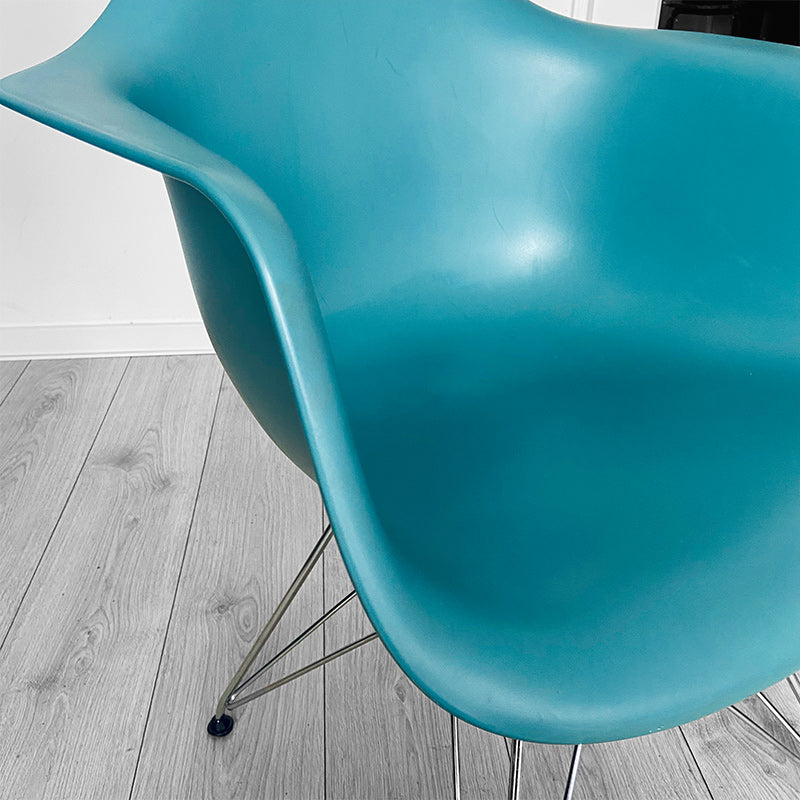 Sea blue vintage Vitra, Charles and Ray Eames, DAR Plastic Armchair, USA / Germany, 2009