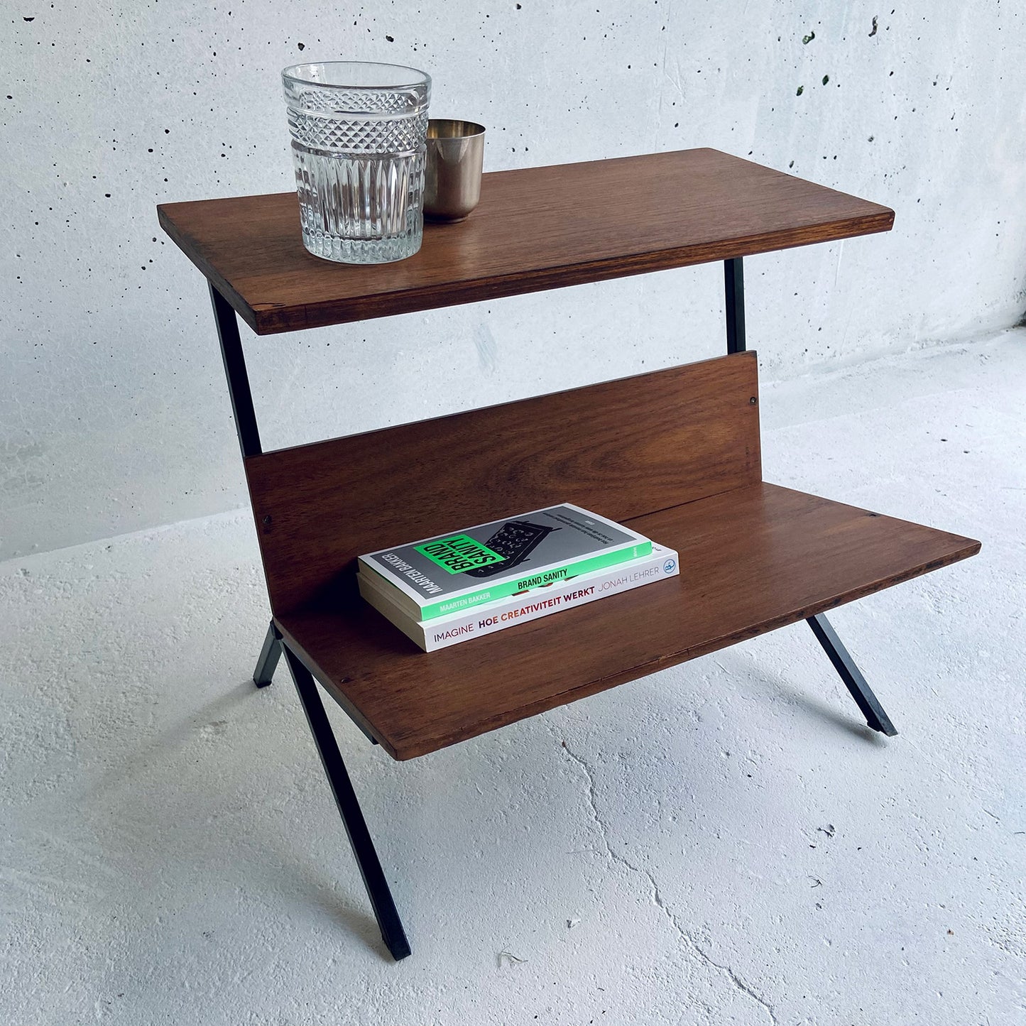 Mid-Century modern Pilastro side table, lectern / magazine rack, The Netherlands / Dutch, 1960s