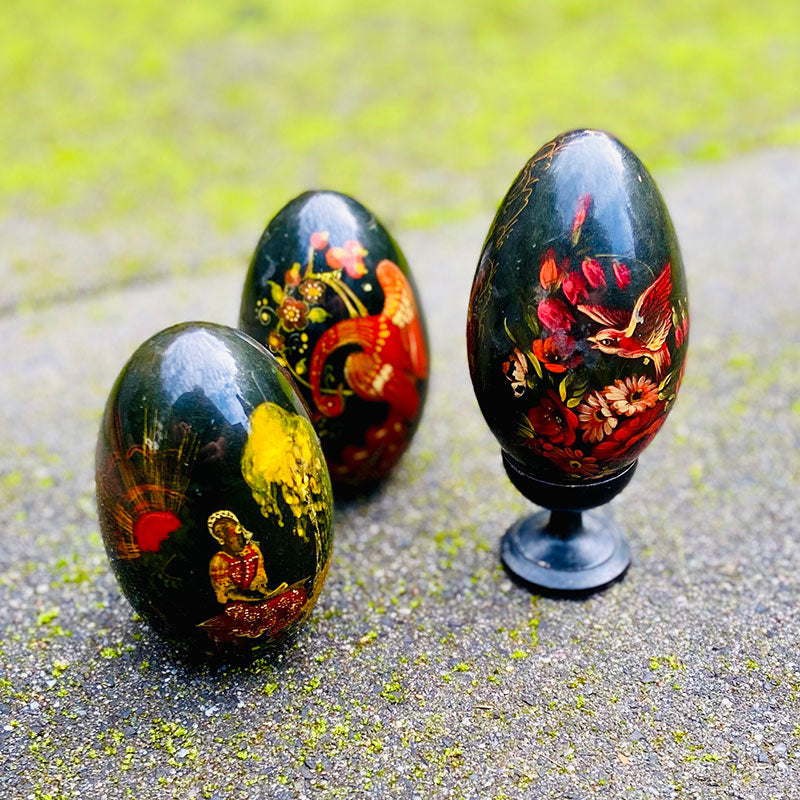 Decorative lacquer egg (wood), hand painted / palekh miniature, bird and flowers, Russia, 1970s